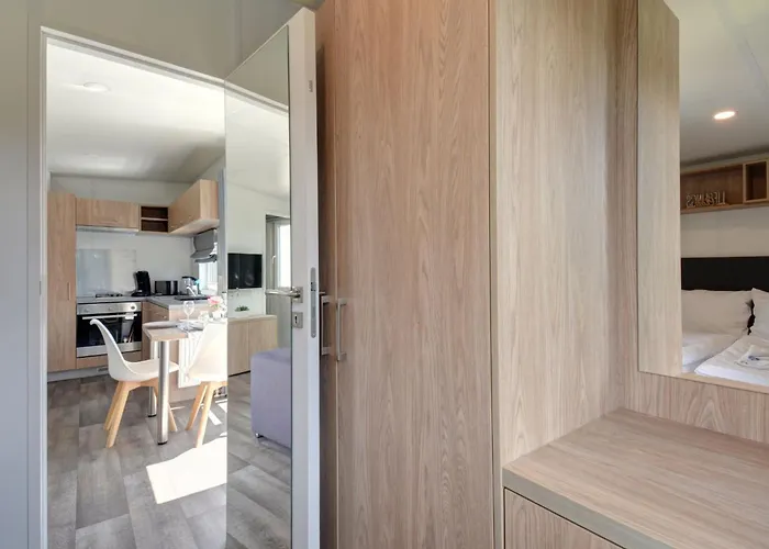 Tiny Haus Altmuehlblick By Interhome بايلنغريس